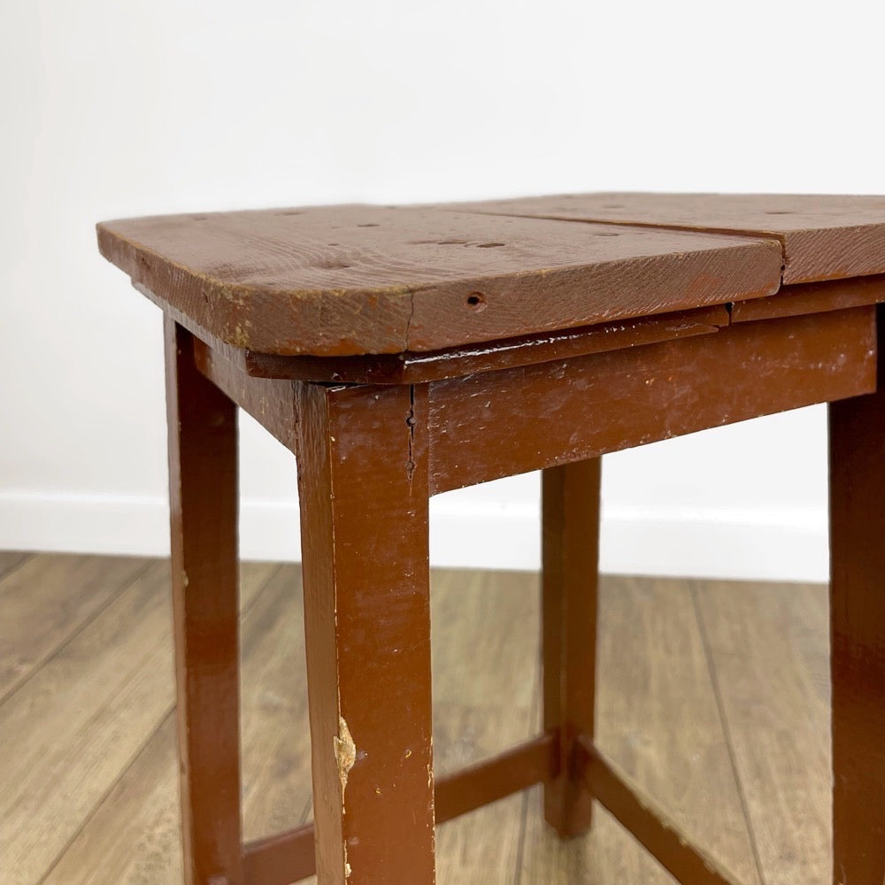 Ancien tabouret massif en bois chocolat